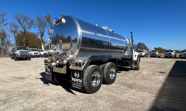 2024 International HV607 4000-gallon aluminum septic vacuum tank truck for sale