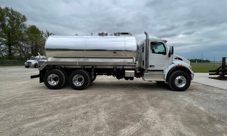 2025 Peterbilt 548 4000-Gallon Aluminum Tank Package for Sale